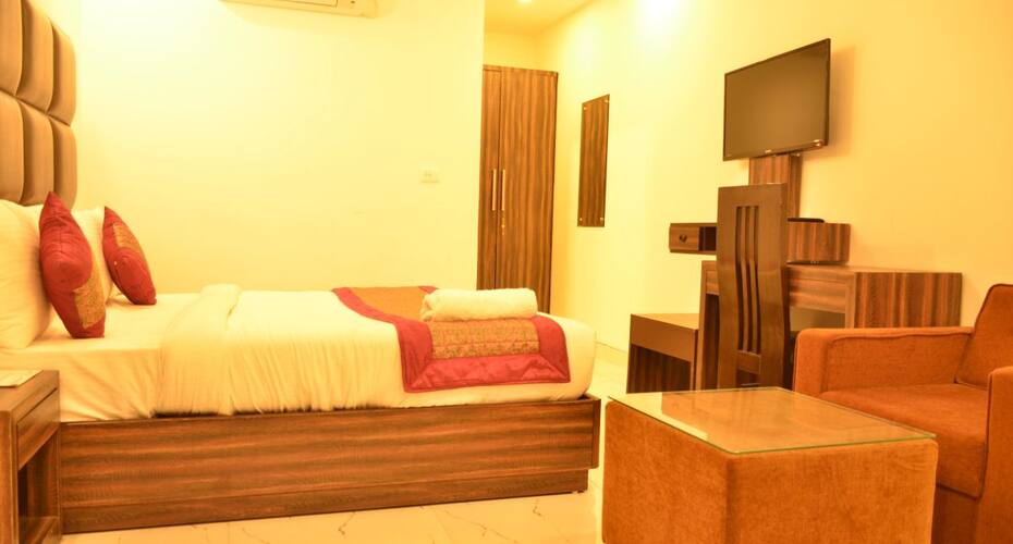 Hotel Aamara, New Delhi 3